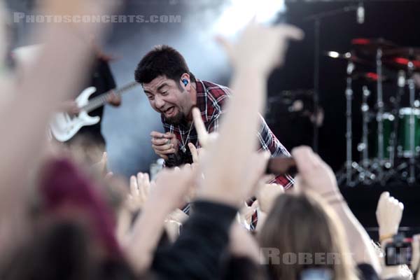 DEFTONES - 2011-08-28 - SAINT CLOUD - Domaine National - Grande Scene - Camillo Wong Moreno